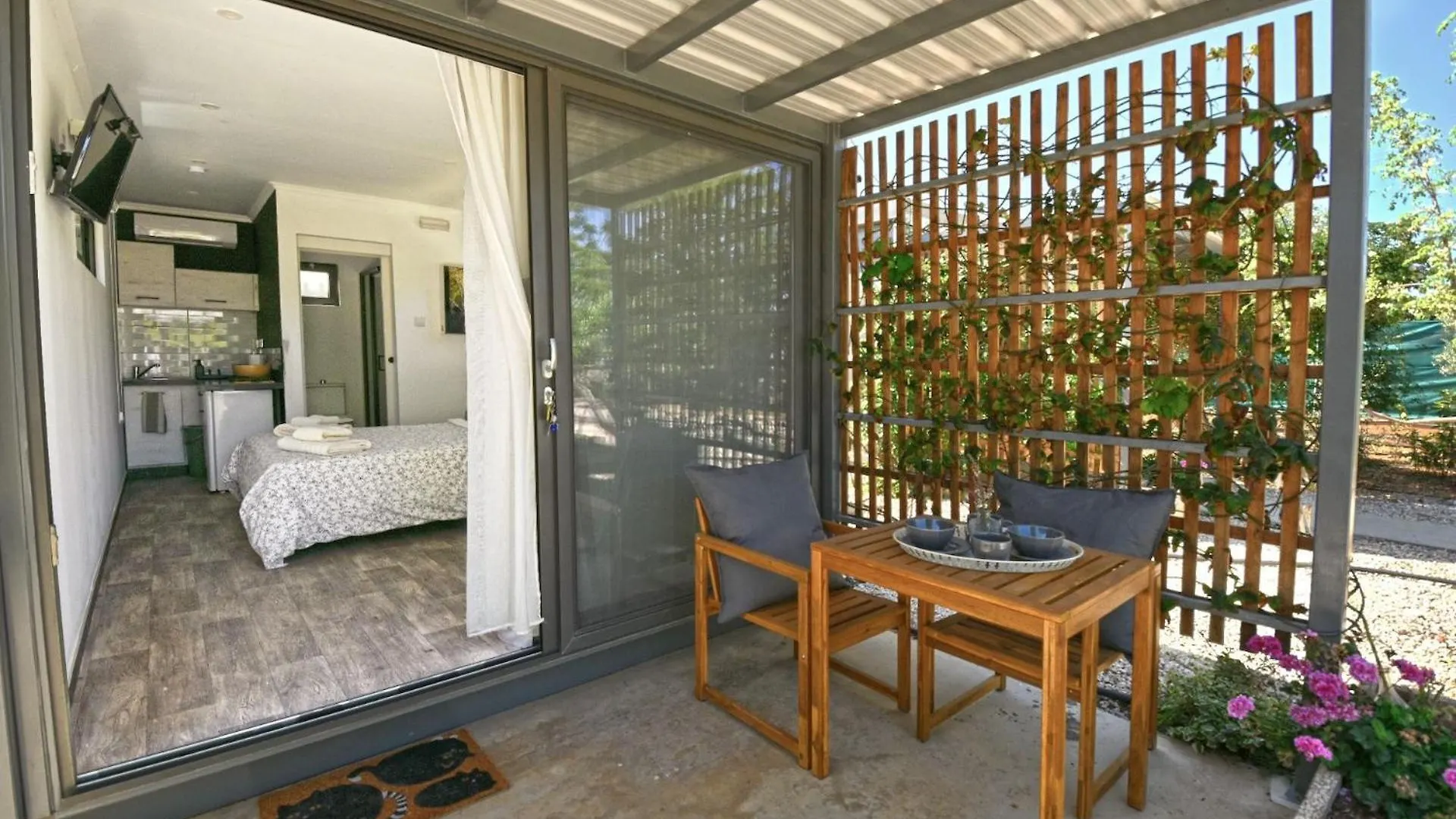 The Spot Glamping Studios Protaras 0*,